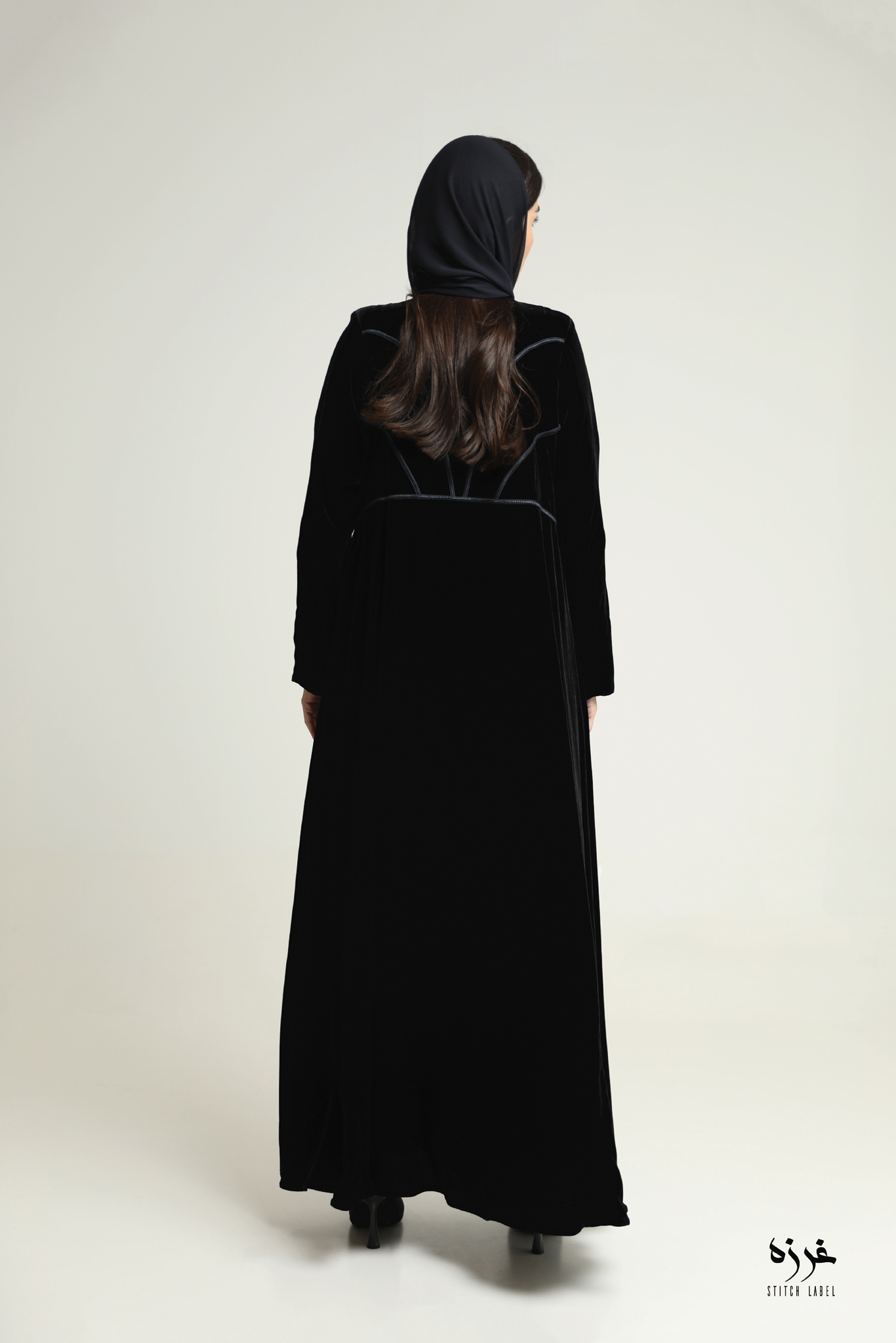 12 303 - Image 4